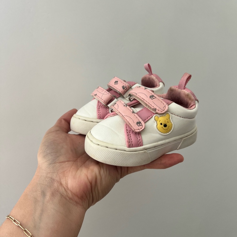Winnie the Pooh white and pink shoes - Picture 3 of 5